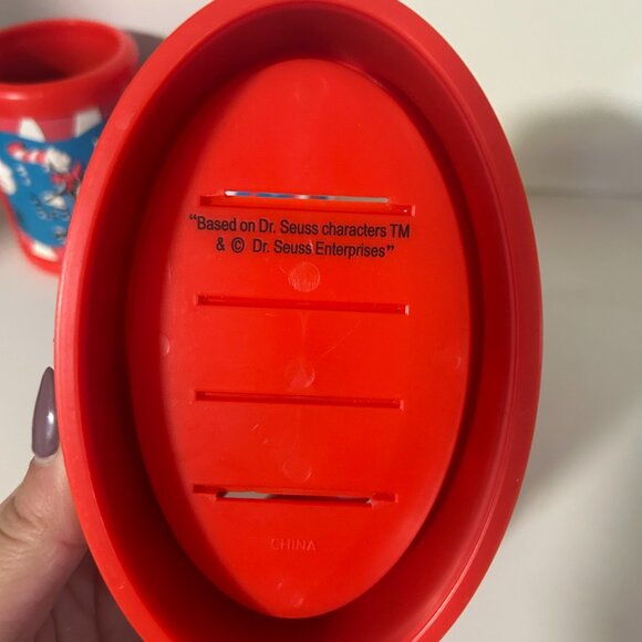 Dr Seuss Bathroom Set - Toothbrush holder, drinking cup & soap holder tray - Picture 2 of 2